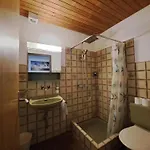 阿瓦根好床酒店 *